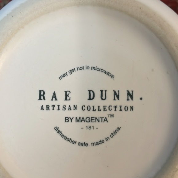 Never Used Rae Dunn XOXO Measuring Cup - Picture 12 of 12